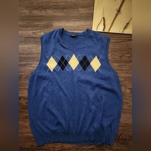 Club Room Blue V-Neck Sweater Vest with Argyle Pattern